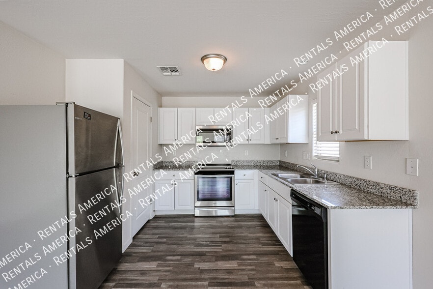 Building Photo - 123 E Bobcat Pl