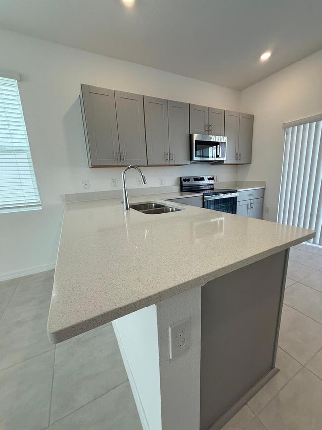 Building Photo - 2976 Skyline Lp