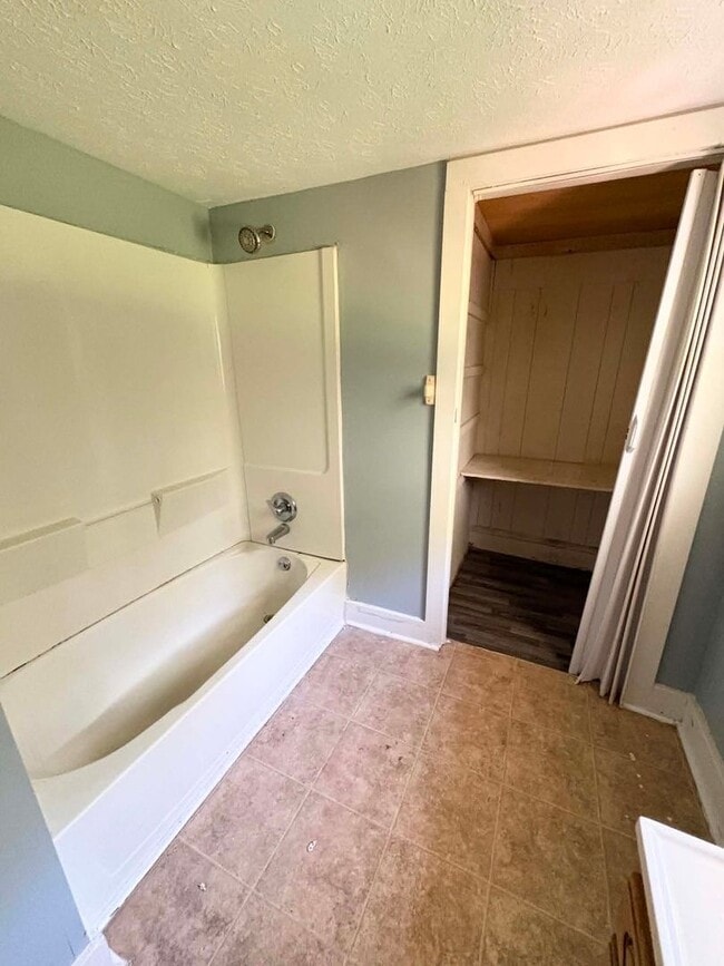 Building Photo - Cozy 2BR Home!