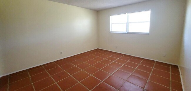 Building Photo - 7911 N Colony Cir