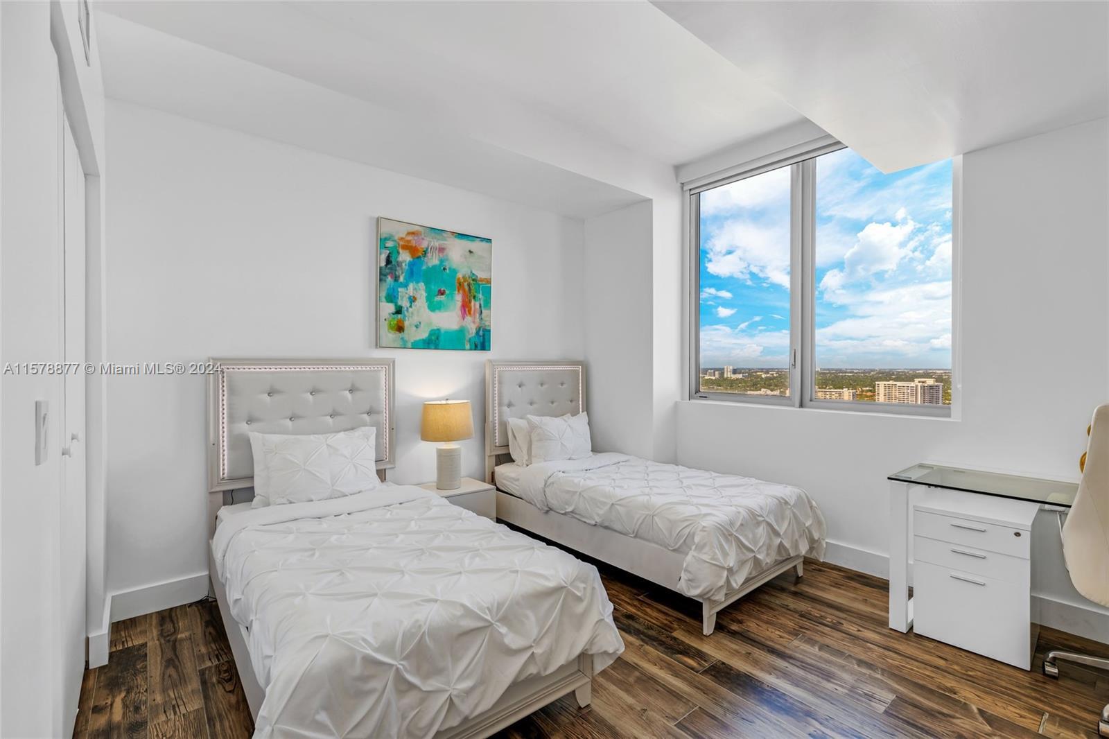 Building Photo - 2602 E Hallandale Beach Blvd
