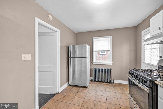 Building Photo - 123 Eastlawn Ave