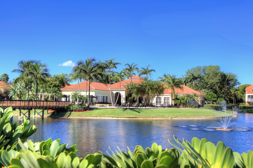 Building Photo - The Palms of Doral