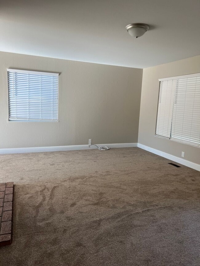 Building Photo - 3bd House