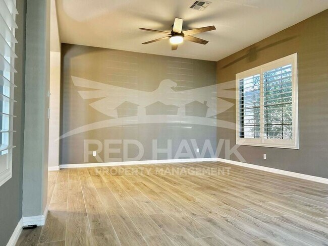 Building Photo - 863 W Bluebird Dr