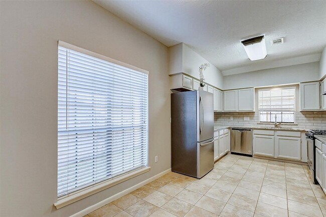 Building Photo - 21623 Park Valley Dr