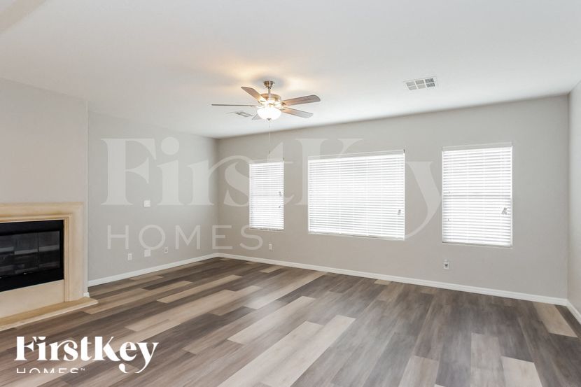 Building Photo - 5595 Criollo Dr