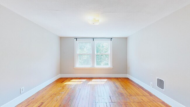 Building Photo - Spacious Apartments in Prime East Rock by East Rock Park!