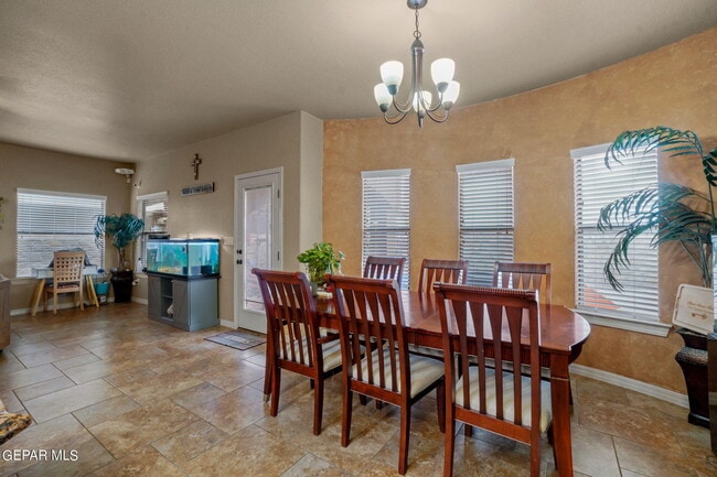 Building Photo - 3845 Tierra Campa Dr