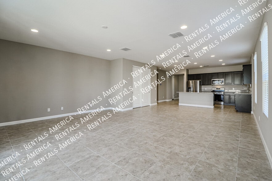 Building Photo - 8482 W Sonoma Way