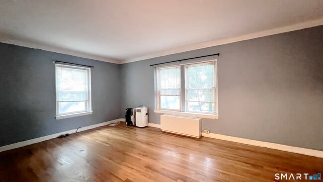Building Photo - 132 Woodside Green