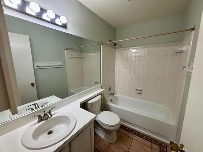 Building Photo - 57 Doranne Ct