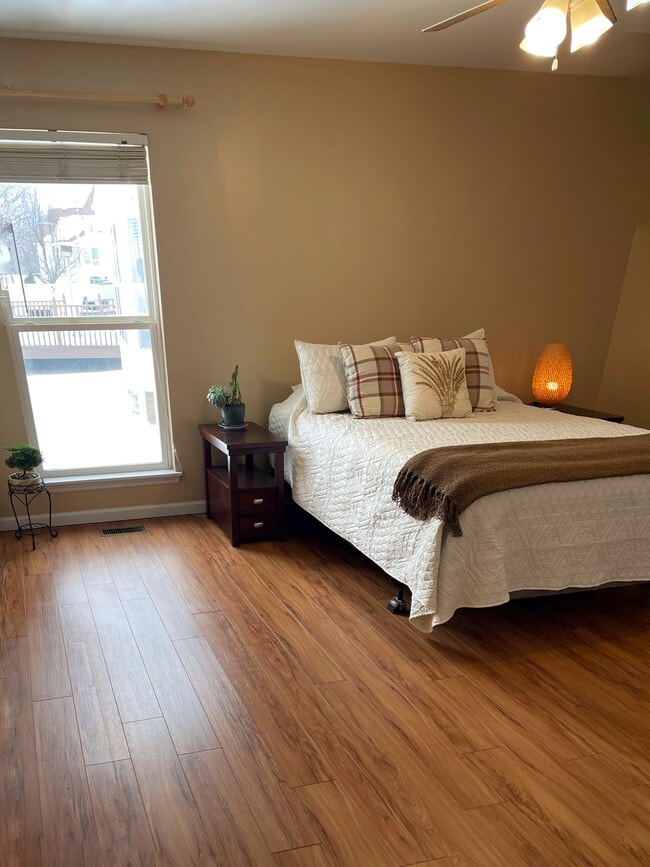 Building Photo - 16 Sea Pines Ct