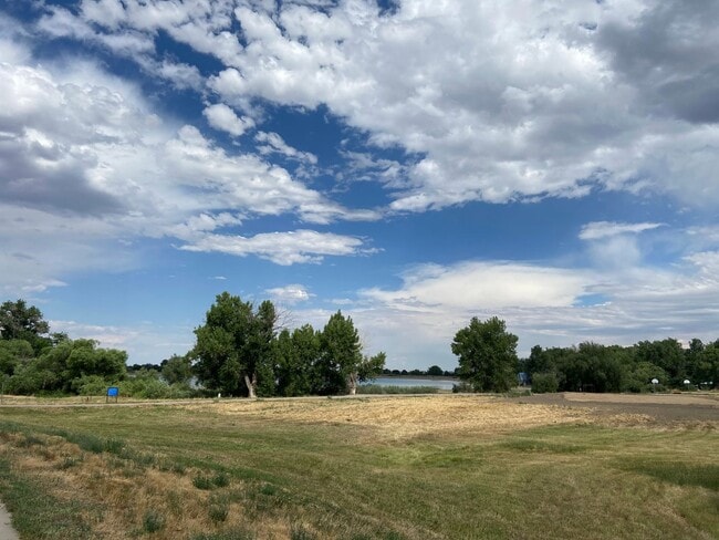 Building Photo - Beautiful Waneka Landing 5 bed/4 bath Home...