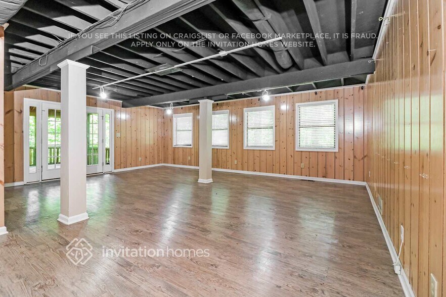 Building Photo - 3427 Hill Ln