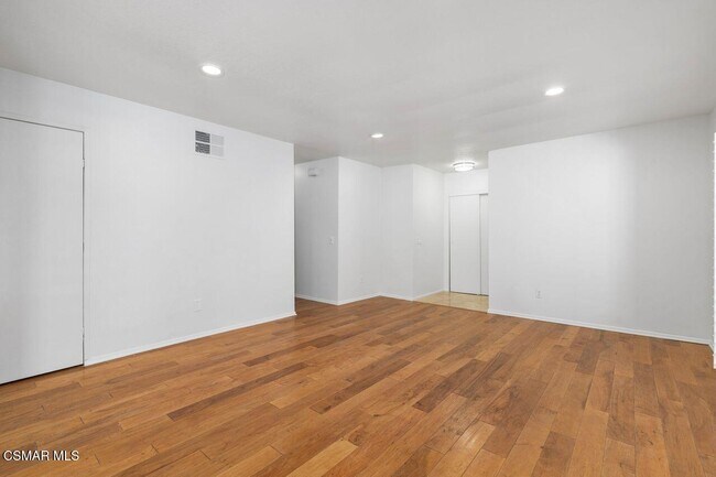 Building Photo - 28551 Conejo View Dr