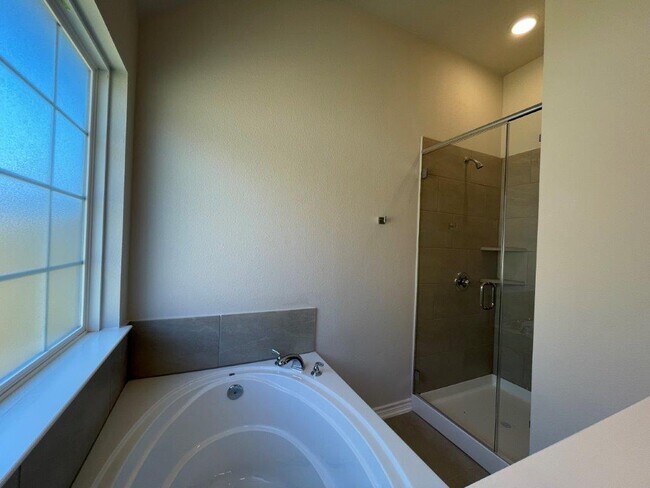 Building Photo - 7726 Merry Oaks Cv