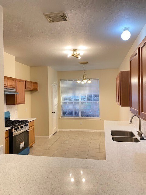Building Photo - 2406 Teal Run Pl Dr