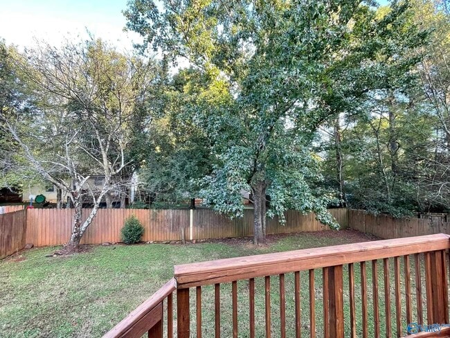 Building Photo - 105 Sugarwood Ct