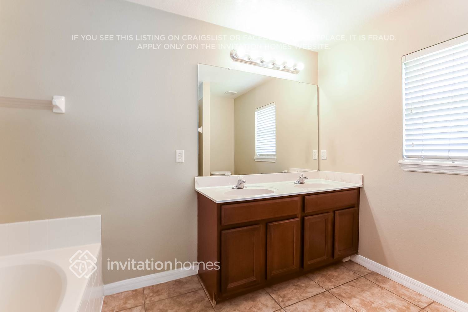 Building Photo - 3144 Dasha Palm Dr