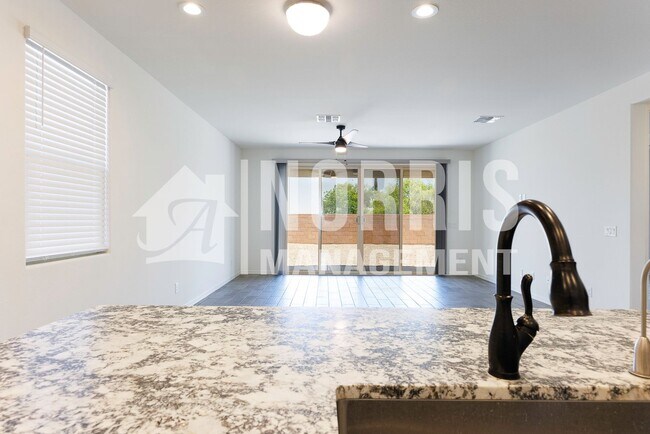 Building Photo - Beautiful Home in Villago