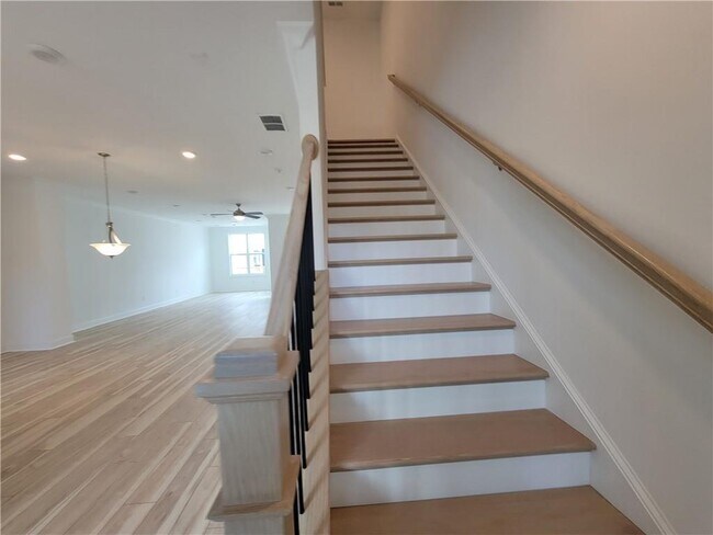 Building Photo - 1343 Harvest Park Ln