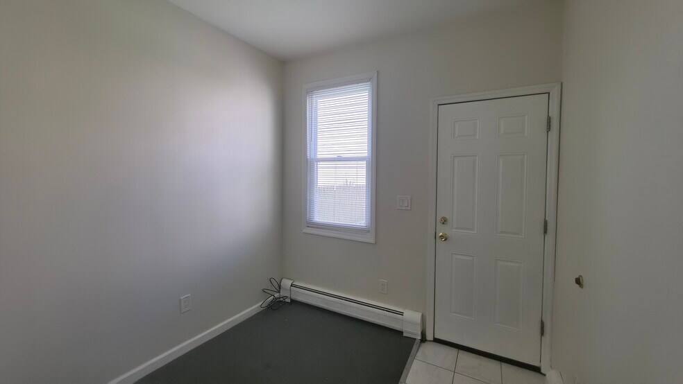 Building Photo - 77 Colgate St