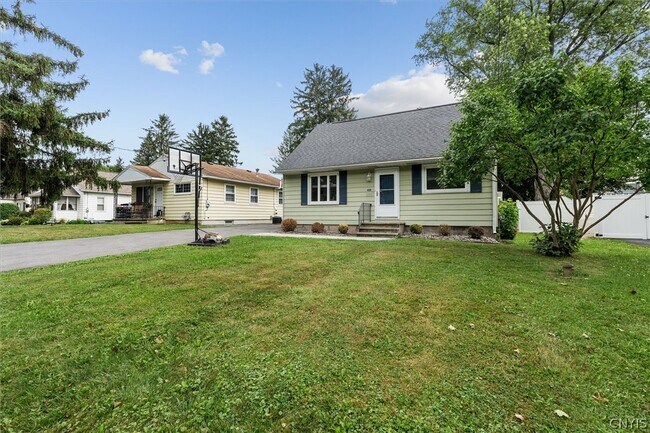 Building Photo - 211 Windemere Rd