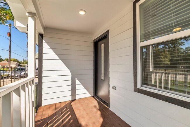 Building Photo - 3441 McGowen St