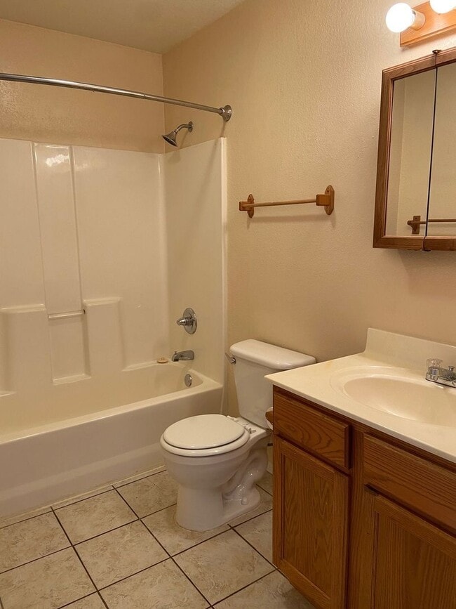 Building Photo - Apartment in Branson East, Kirbyville