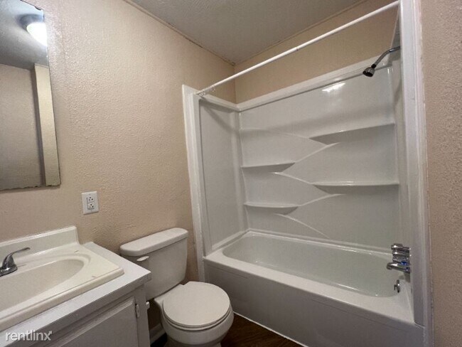 Building Photo - 2 br, 1 bath House - 916 S. Clifton Ave B ...