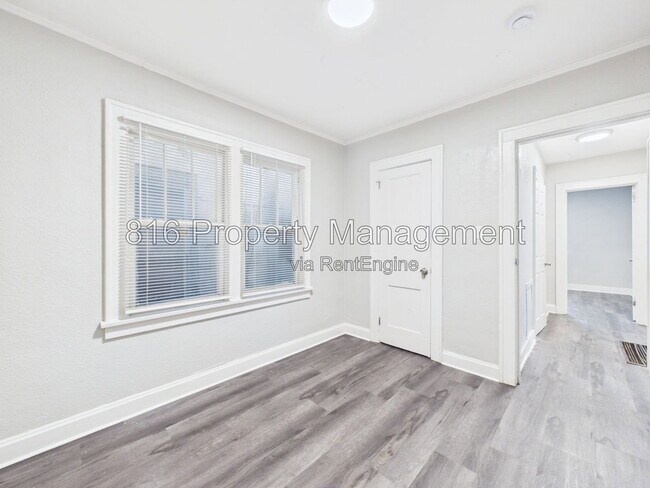 Building Photo - 3310 Tracy Ave