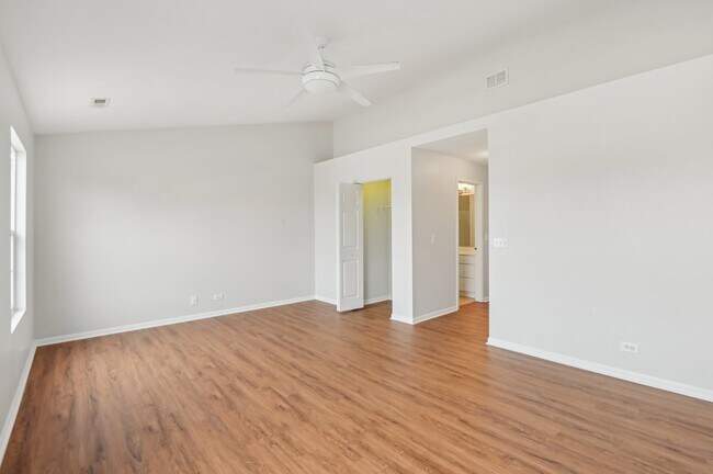 Building Photo - 2333 Summerlin Dr
