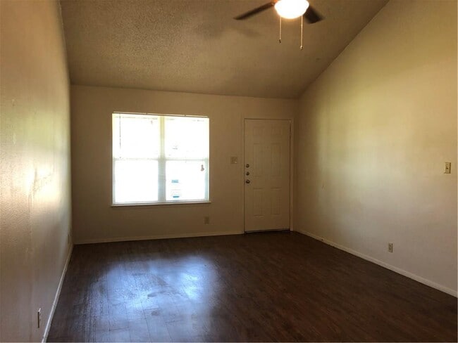 Building Photo - 2211 E Stassney Ln