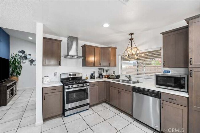 Building Photo - 2701 Juniper Dr