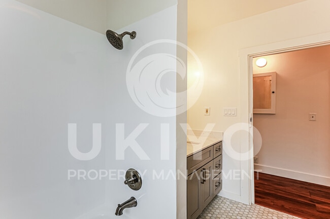 Building Photo - 891 57th St