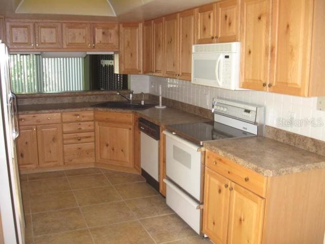 Building Photo - 493 Meadowood Blvd