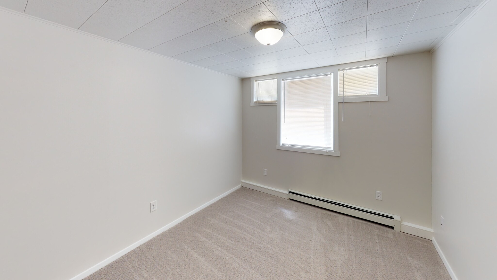 Building Photo - 409 S 11th