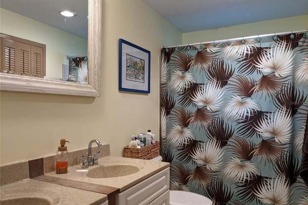 Building Photo - 644 Bonita Ct