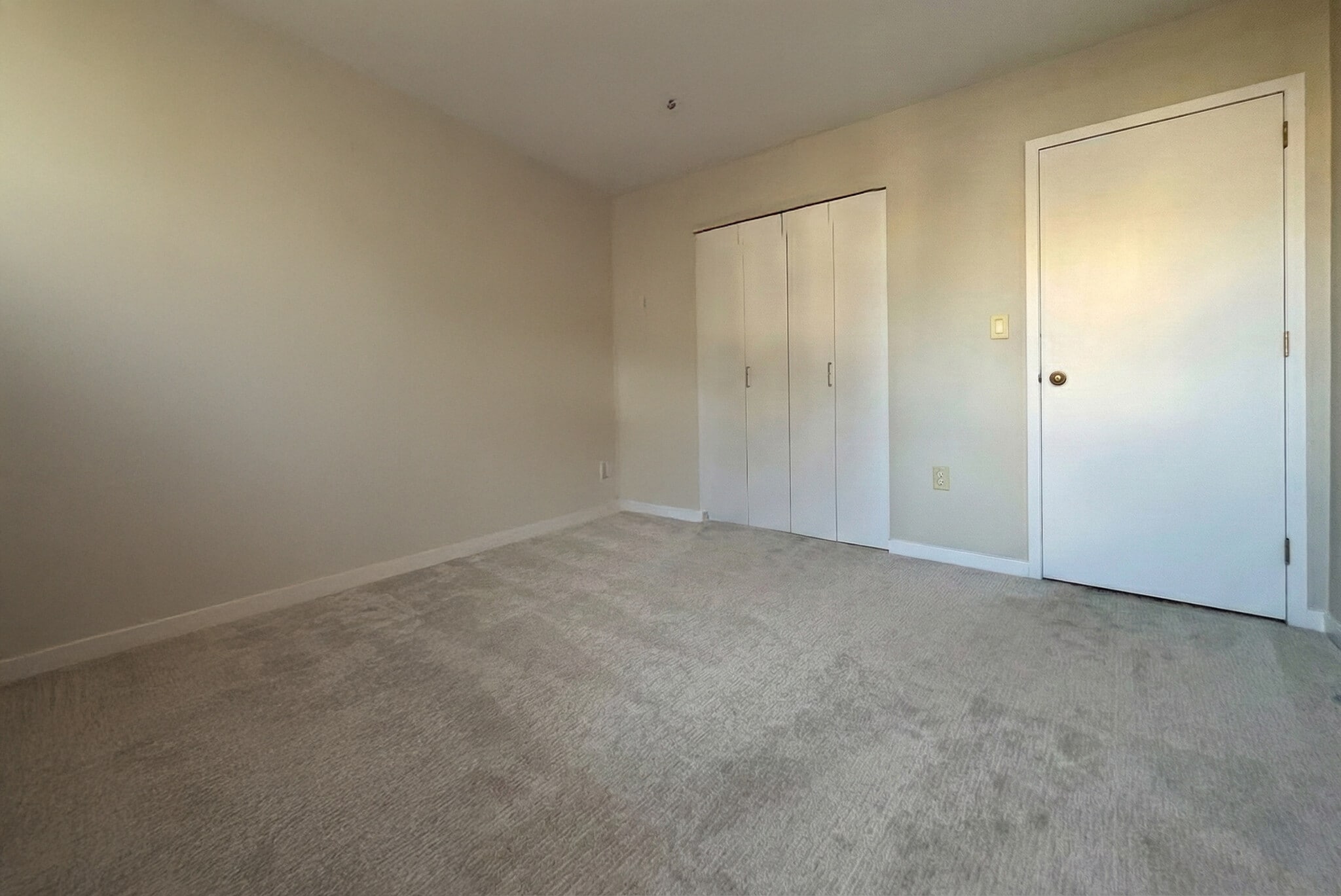 Building Photo - 4 Canal Park