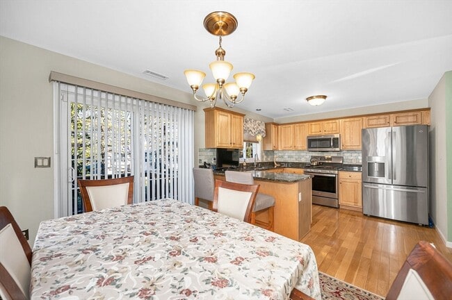 Building Photo - 262 Littleton Rd