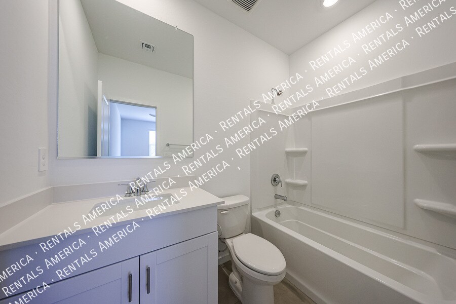 Building Photo - 3380 N Camden Dr