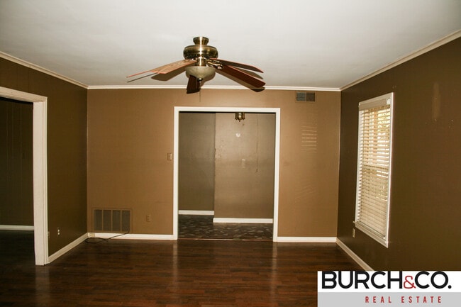 Building Photo - 1515 Kitchen St