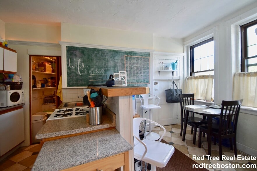 Building Photo - 5 Braemore Rd