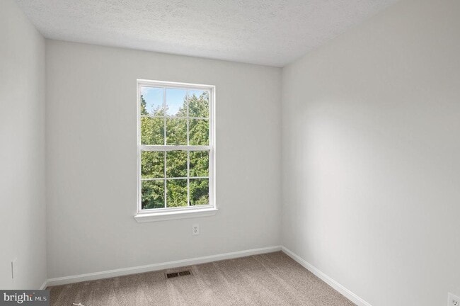 Building Photo - 16140 Edenwood Dr