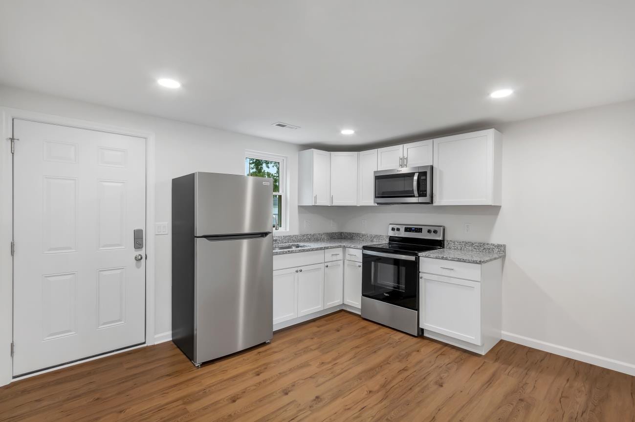 Building Photo - 309 Burnside St