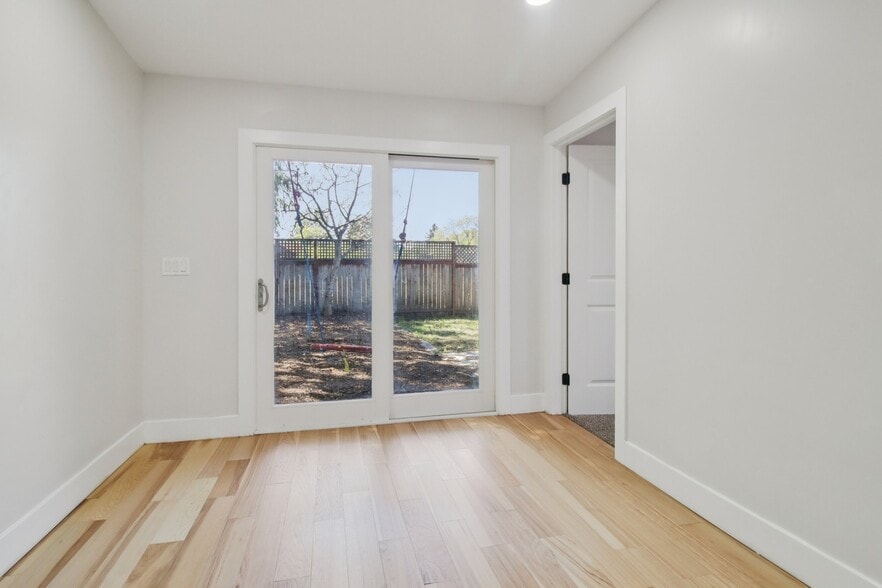 Building Photo - 30 Bloomfield Rd