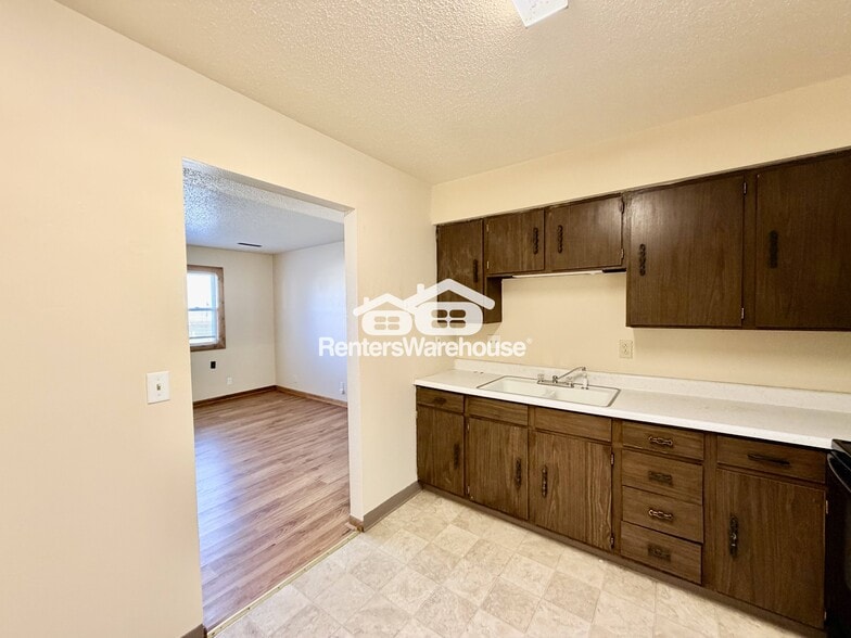 Building Photo - 303 S Madison St