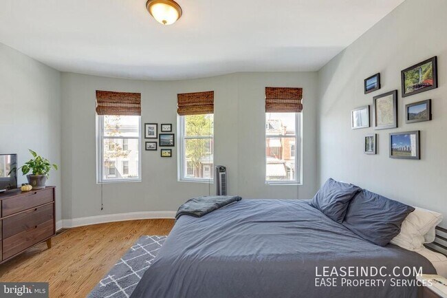 Building Photo - 604 Harvard St NW