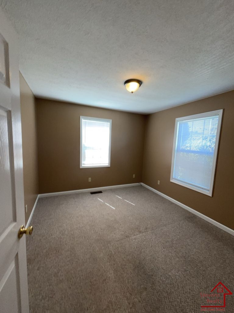 Building Photo - 185 Woodlee Ct